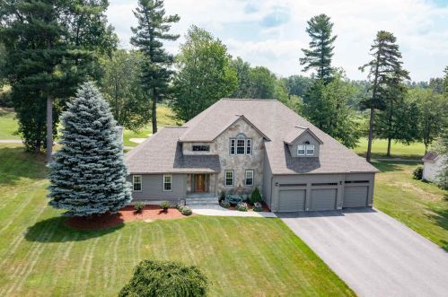 8 Gilboa Ln, Nashua, NH 03062-2269