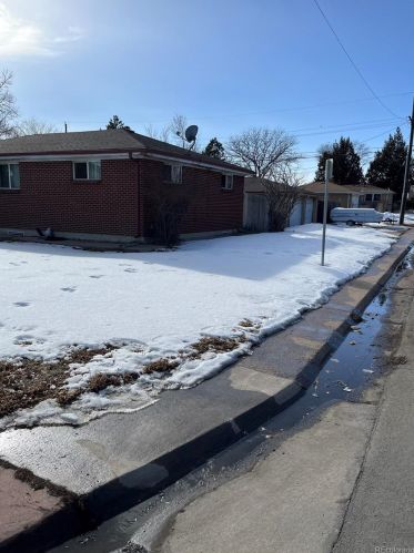 897 Yates St, Denver CO  80204-2834 exterior