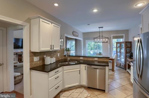 101 Shatto Dr, Carlisle PA  17013-2120 exterior