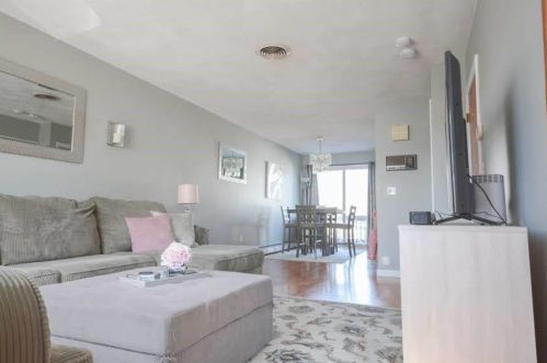 64 Sunflower Cir, Providence, RI 02911-2766