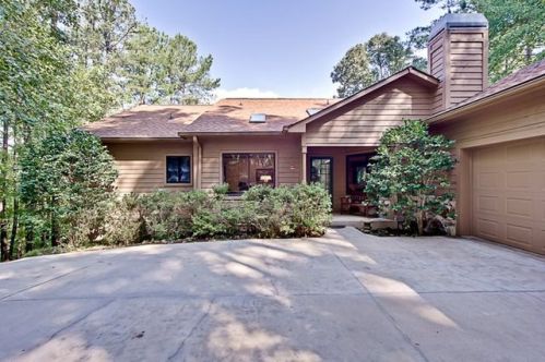 37 Gulf Stream Ln, Salem, SC 29676-4009