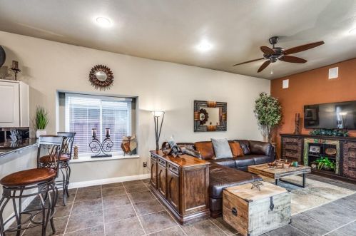 2339 Highland Hts Ln, Carrollton TX 75007-2033 exterior