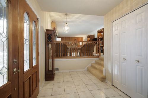 1132 Montgomery Dr, Bannockburn, IL 60015-2629