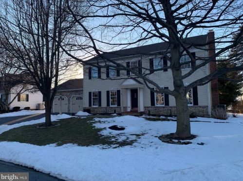 762 Westover Dr, Lancaster, PA 17601-1242