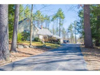 48 Merrimack Rd, Amherst, NH 03031-3105