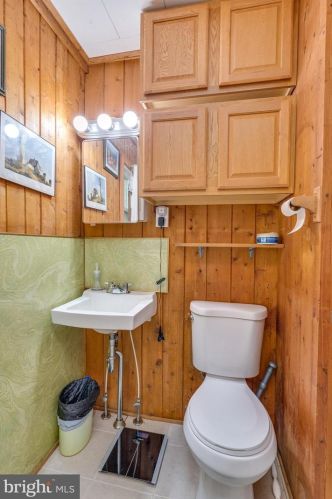 588 Shannondale Rd, Harpers Ferry WV 25425-4757 exterior