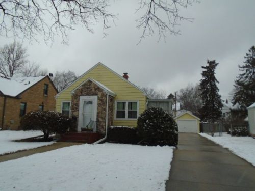 3324 Minnesota Dr, Rockford, IL 61108-5926
