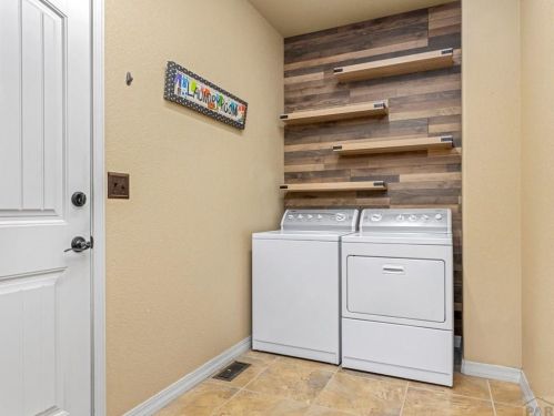 1117 Meadowmoor Dr, Pueblo CO  81007-2020 exterior