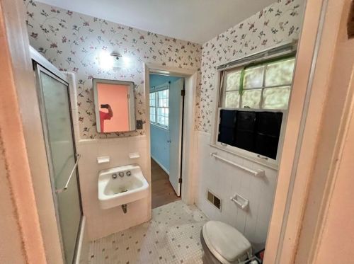 3011 Belingham Dr, Atlanta GA  30345-1506 exterior