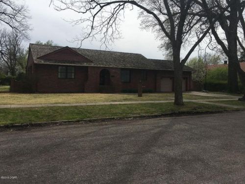 221 17th St, Lowell, KS 66713-1801