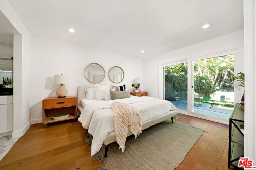 4871 Paseo De Vega, Irvine CA  92603-3322 exterior