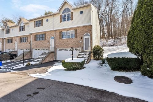 2622 Birchwood Ln, Noblestown, PA 15071-1429