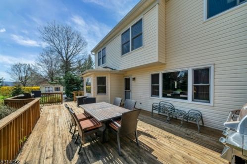 62 Blau Rd, Hackettstown, NJ 07840-5200