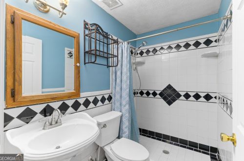 90 Cumberland Dr, Rex GA 30273-1800 exterior