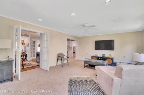 400 Parkview Ave, Tinton Falls NJ 07712-4732 exterior