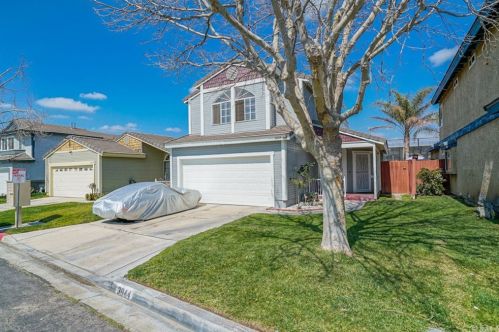 3044 Santolinas St, Rialto, CA 92376-7211