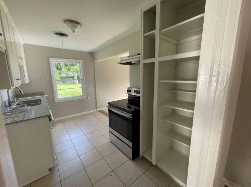 1232 Chevy Chase Dr, Angleton TX  77515-5431 exterior