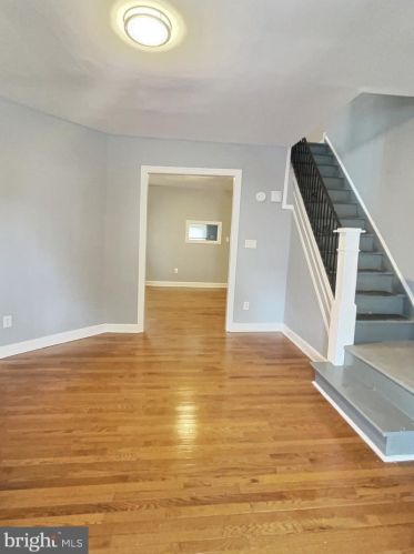4911 17th St, Philadelphia, PA 19112-0017
