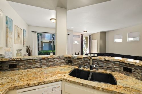 7895 Menton Ave, Anaheim CA  92808-1556 exterior