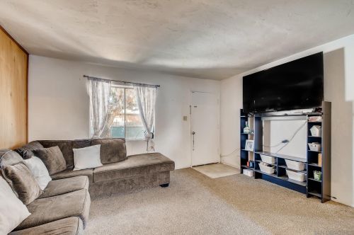 81 Oaklawn Ave, Chula Vista CA  91910-1330 exterior