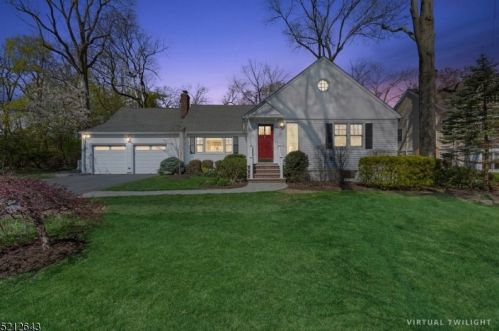 15 Oak Hill Rd, Chatham Township, NJ 07928-1508