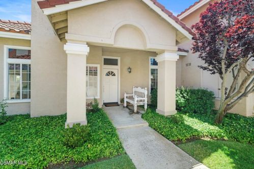 645 Ivywood Ln, Simi Valley, CA 93065-7674