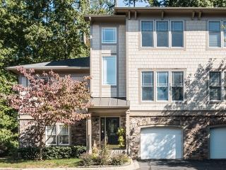 4834 Crestmore Rd, Raleigh, NC 27612-3800