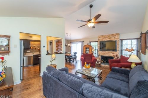 24 Duck Hawk Ct, Hackettstown, NJ 07840-3306