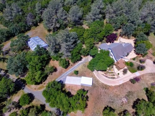 22336 Dove Springs Dr, Grass Valley, CA 95949-8198