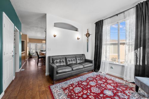 9514 Hidden Point Dr, Sandy, UT 84070-2533