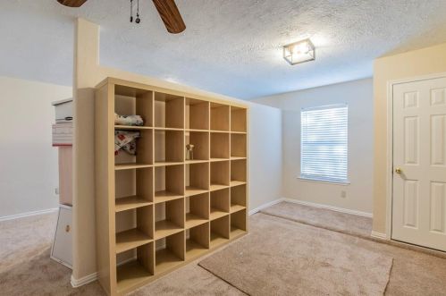 1123 Holly Dr, Carrollton TX 75010-1073 exterior