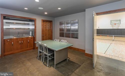 110 Brooks Bnd, Princeton NJ  08540-7545 exterior
