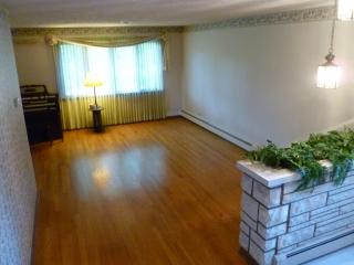 356 Hubbard Ln, Crete, IL 60417-3014