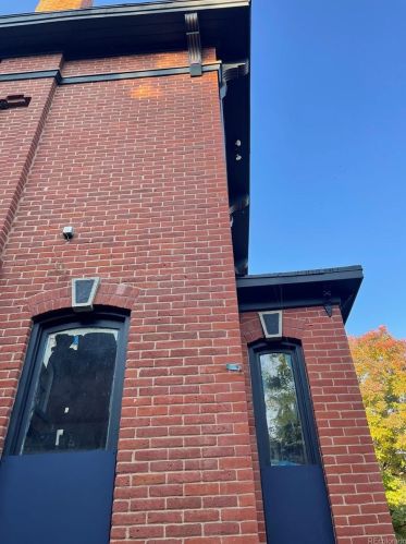2127 Tremont Pl, Denver CO  80205-3132 exterior