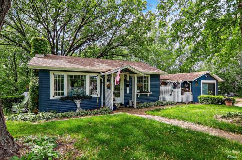 7901 Island Ln, Bull Valley, IL 60097-8103