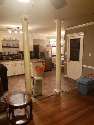 1829 Duncan St, Yazoo, MS 39194-2326