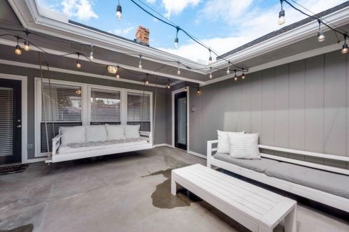 2046 Greenstone Trl, Carrollton TX 75010-4140 exterior