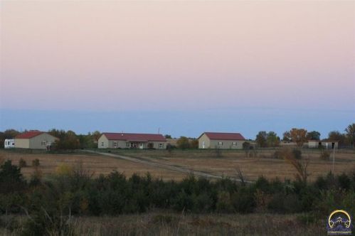 910 Road 280, Americus, KS 66835-9590