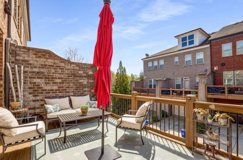 3639 Brookleigh Ln, Atlanta GA  30319-2219 exterior