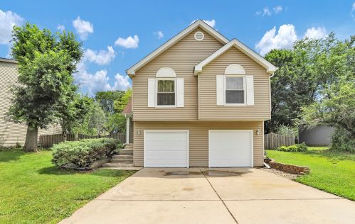 160 Abbeywood Cir, Streamwood, IL 60107-1092