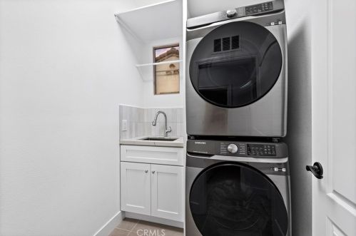 85 Sanctuary, Irvine CA  92620-3425 exterior