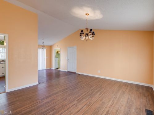 110 Cedar Creek Dr, Porterdale, GA 30014-4043