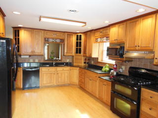 190 Grove Ave, Pingree Grove IL  60140-9664 exterior