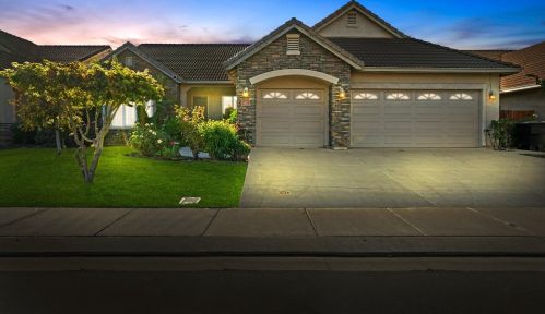 4321 Versailles Dr, Modesto, CA 95356-8940