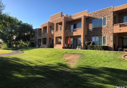 271 Country Ln, Saint George, UT 84770-8409