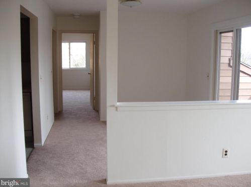 3323 Sayre Dr, Princeton, NJ 08540-5867