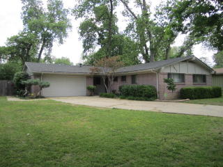 1617 56th Pl, Tulsa OK  74105-8021 exterior