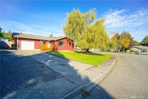 6180 Apollo Dr, Ferndale, WA 98248-9241