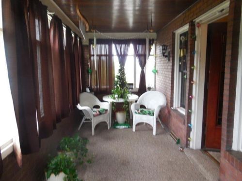 1375 Charlotte Ave, Rochester, PA 15074-1330