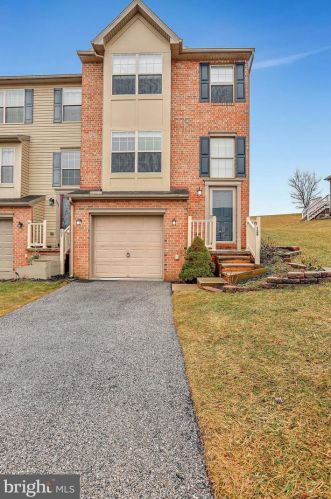 129 Zachary Dr, Hanover, PA 17331-8671